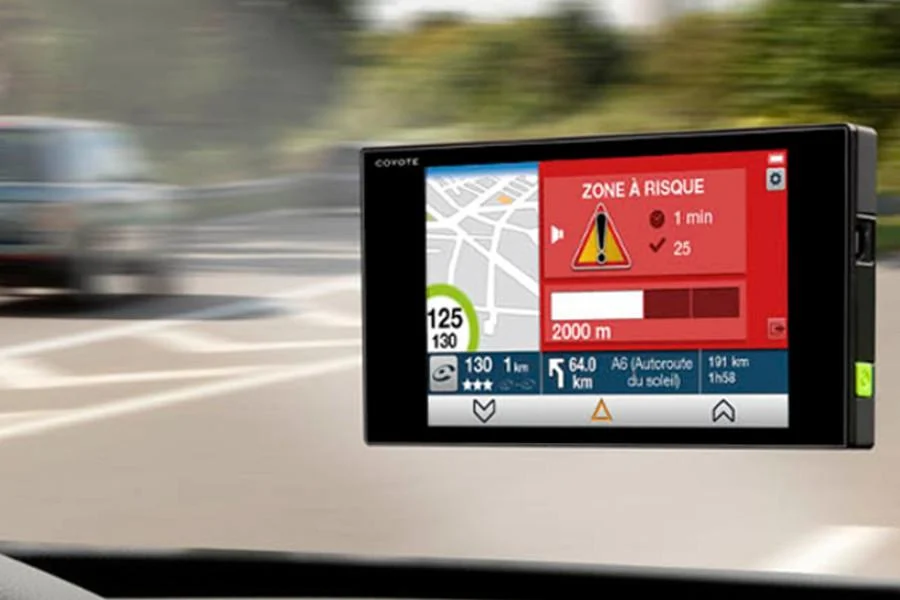 Coyote NAV 與 TomTom GO 6200