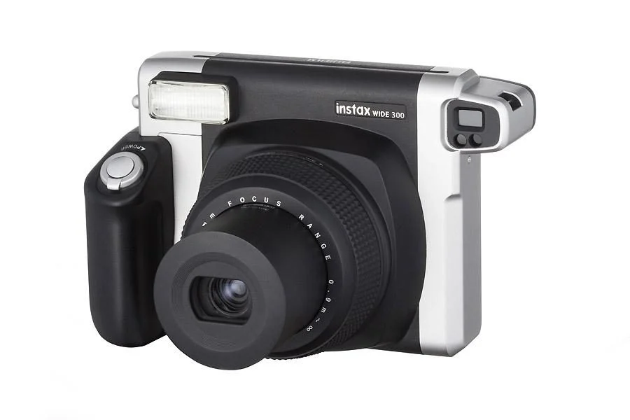 Fujifilm Instax Wide 300 与 REKT RGO Desk 140