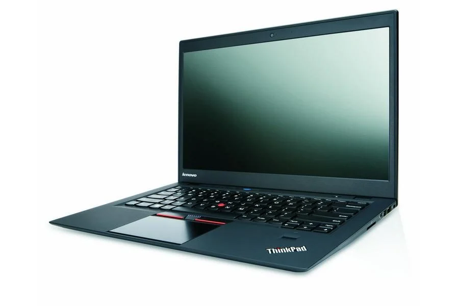 Lenovo ThinkPad X1 Carbon พร้อม Lenovo ThinkPad X13s Gen 1