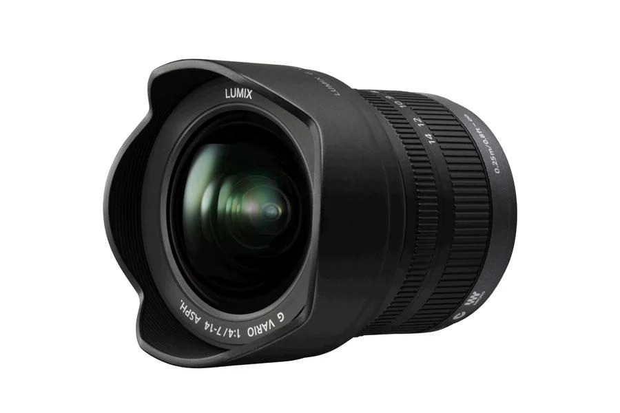 Panasonic LUMIX G VARIO 7-14 มม. / F4.0 ASPH. (H-F007014) พร้อม Canon EF-S 17-55 f/2.8 IS USM