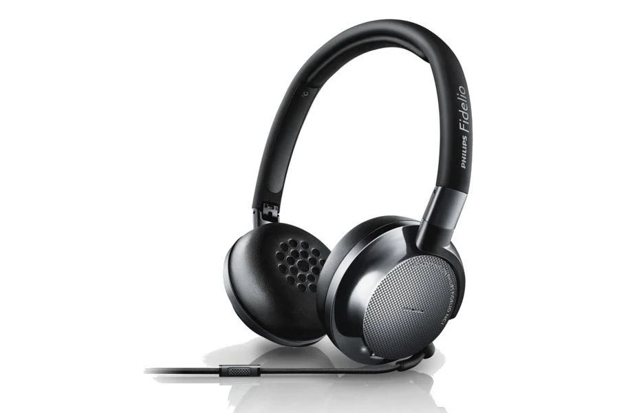 Philips Fidelio NC1 contre Ultimate Ears UE 適合