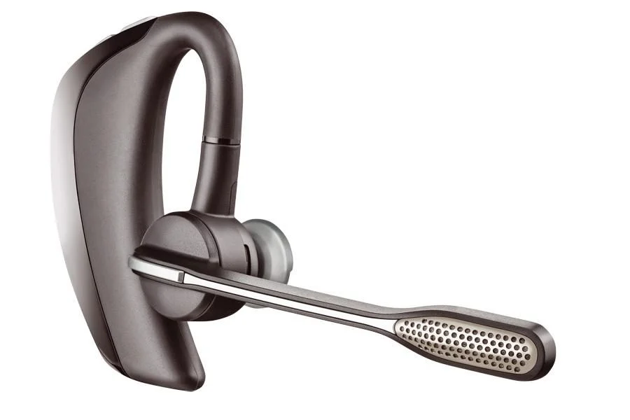 Plantronics Voyager Pro 與 Shokz OpenRun Pro 2