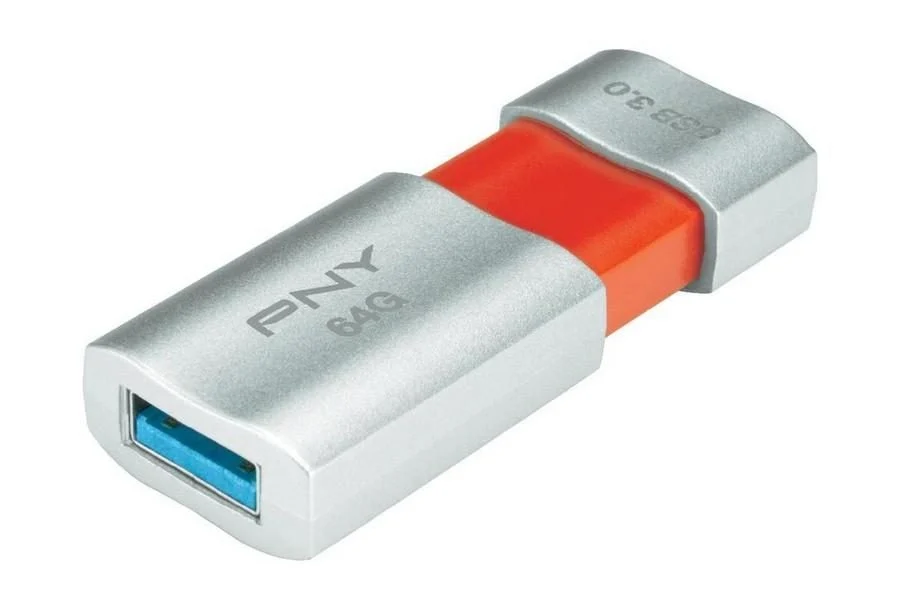 PNY Wave Attaché 3.0 64 Go 對比 IStorage DatAshur SD 512 Go