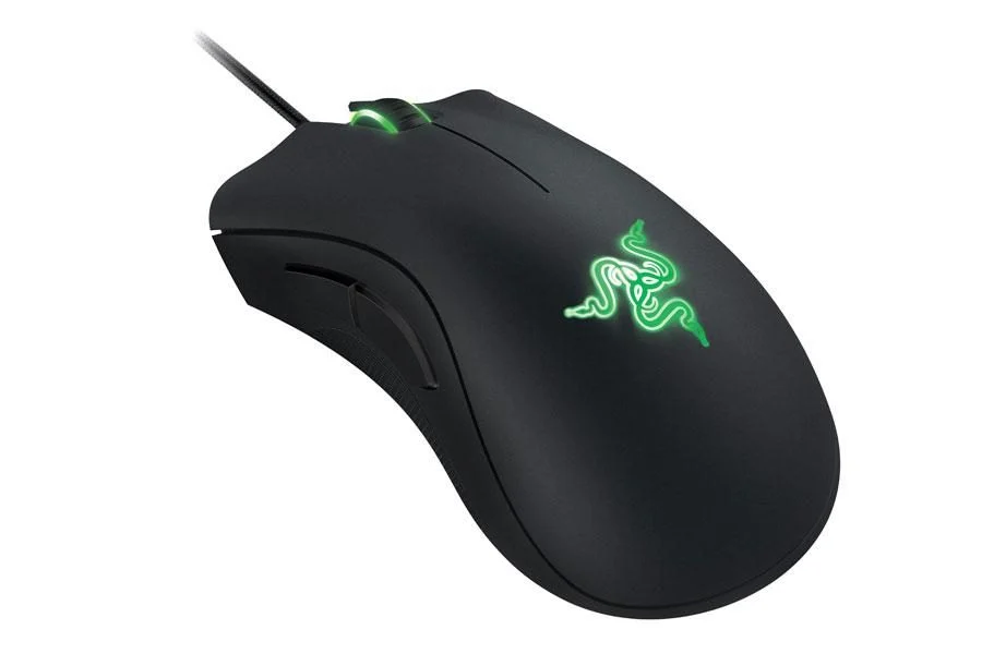 Razer DeathAdder Chroma 與 Lexip Np93 Alpha