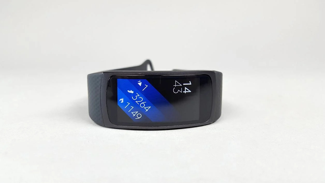 三星 Gear Fit 2 比較小米智慧手環 6