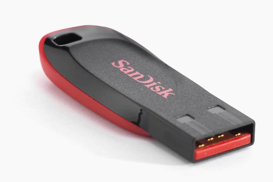 SanDisk Cruzer Blade 8 Go 对比 Transcend JetFlash 920 256 Go