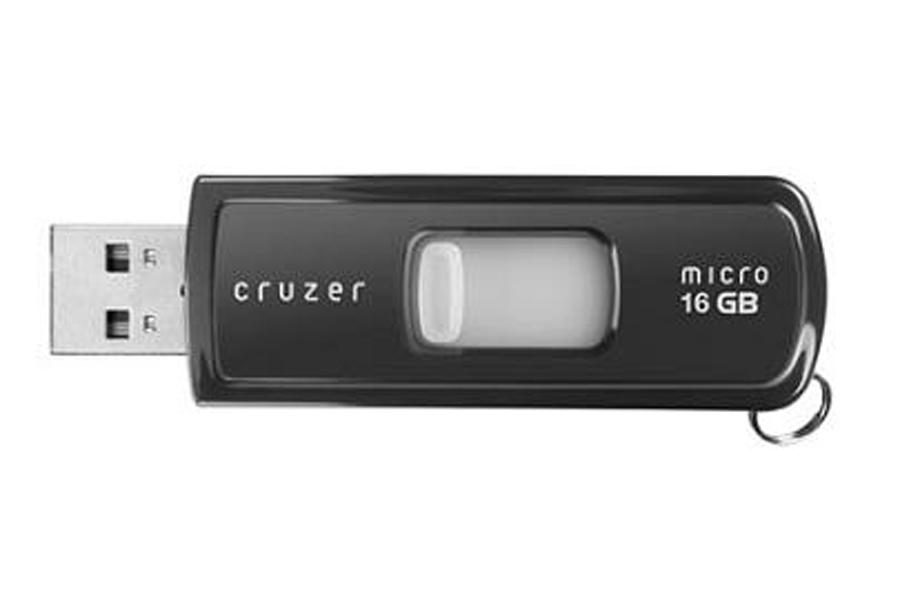 SanDisk Cruzer Micro 与 Transcend JetFlash 920 256GB