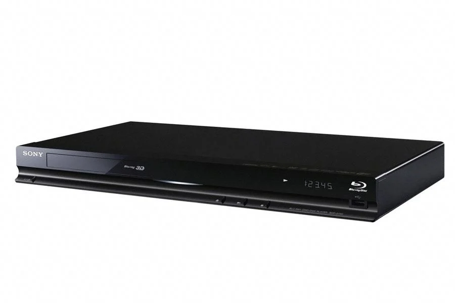 Sony BDP-S790 กับ LG BP135