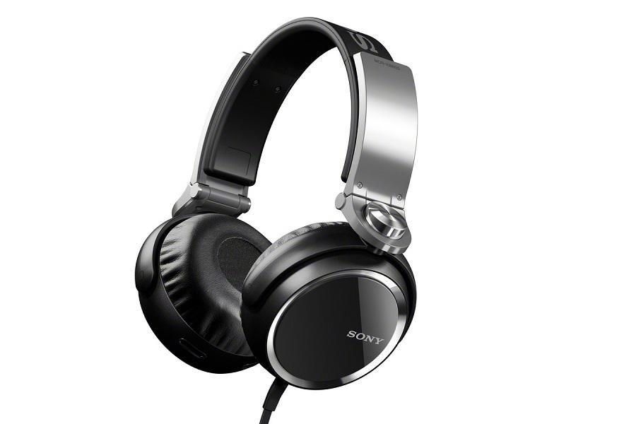 Sony MDR-XB800 與 Ultimate Ears UE Fits 對比