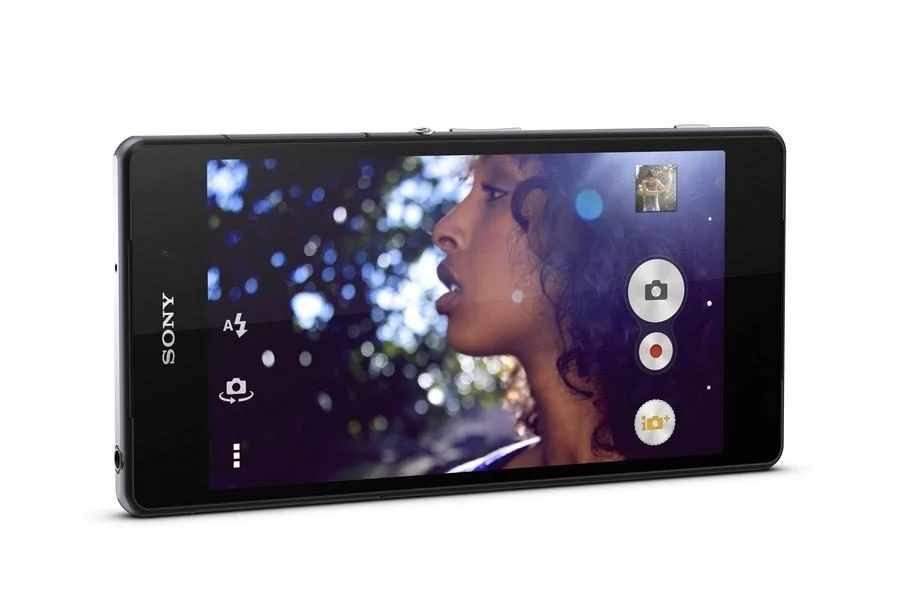 索尼 Xperia Z2 與三星 Galaxy Z Flip 6