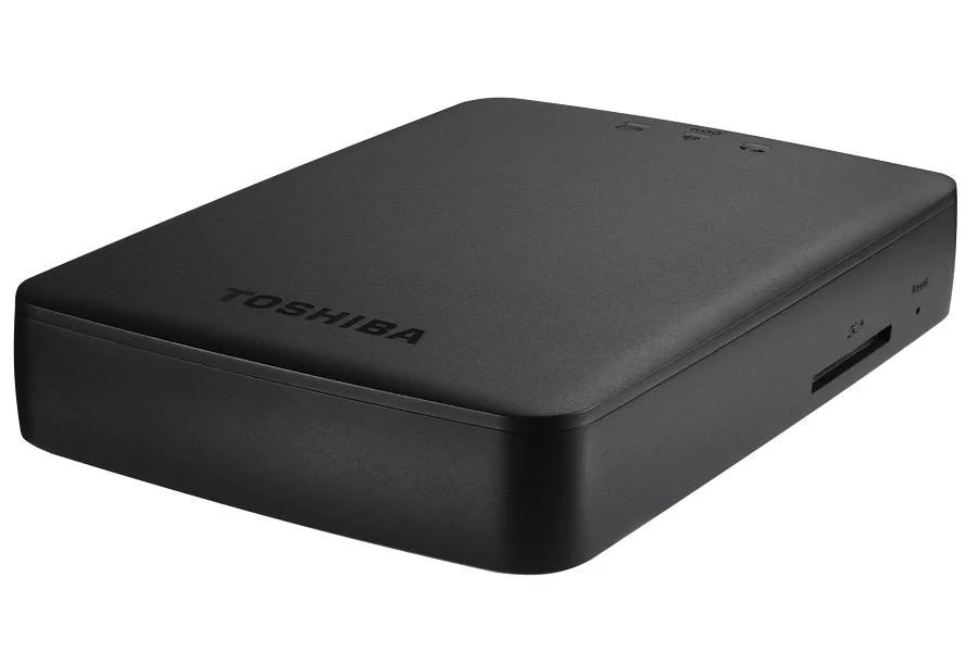 Toshiba Canvio AeroCast 1 與 WD My Passport Wireless Pro 2 相對