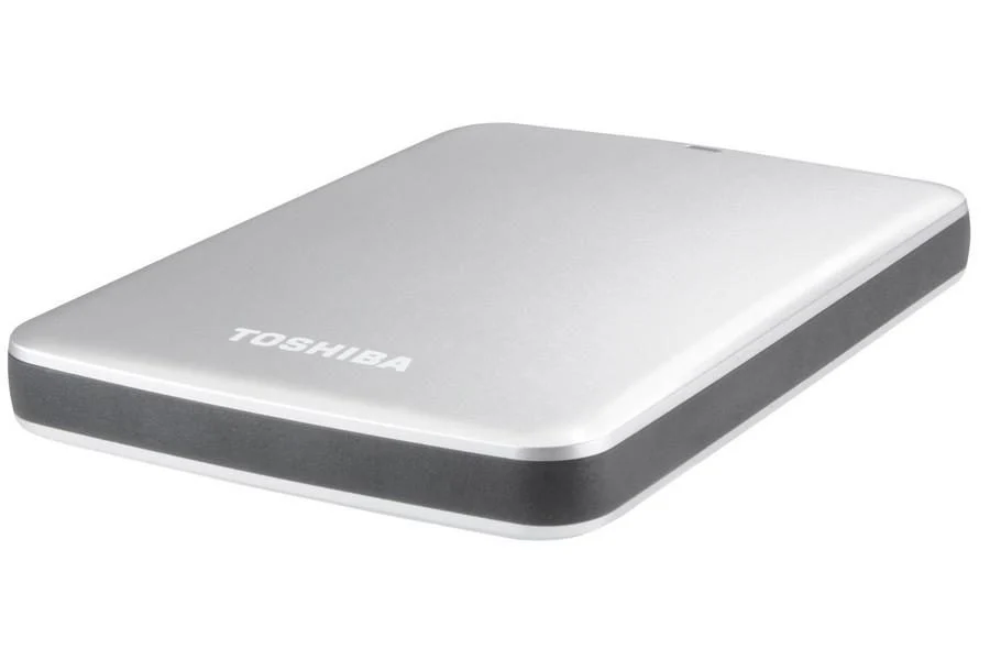 Toshiba Stor.E Canvio 2 至 IStorage DiskAshur M2 1 至