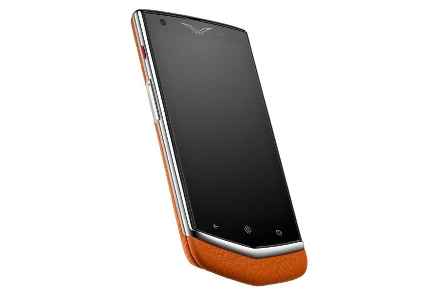 Vertu Constellation 與 OnePlus Nord 4