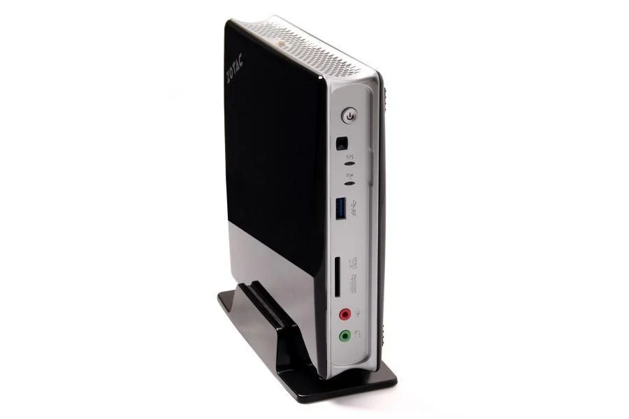 Zotac Zbox ID45 Plus 与 BLEUJOUR Kubb Gen 11