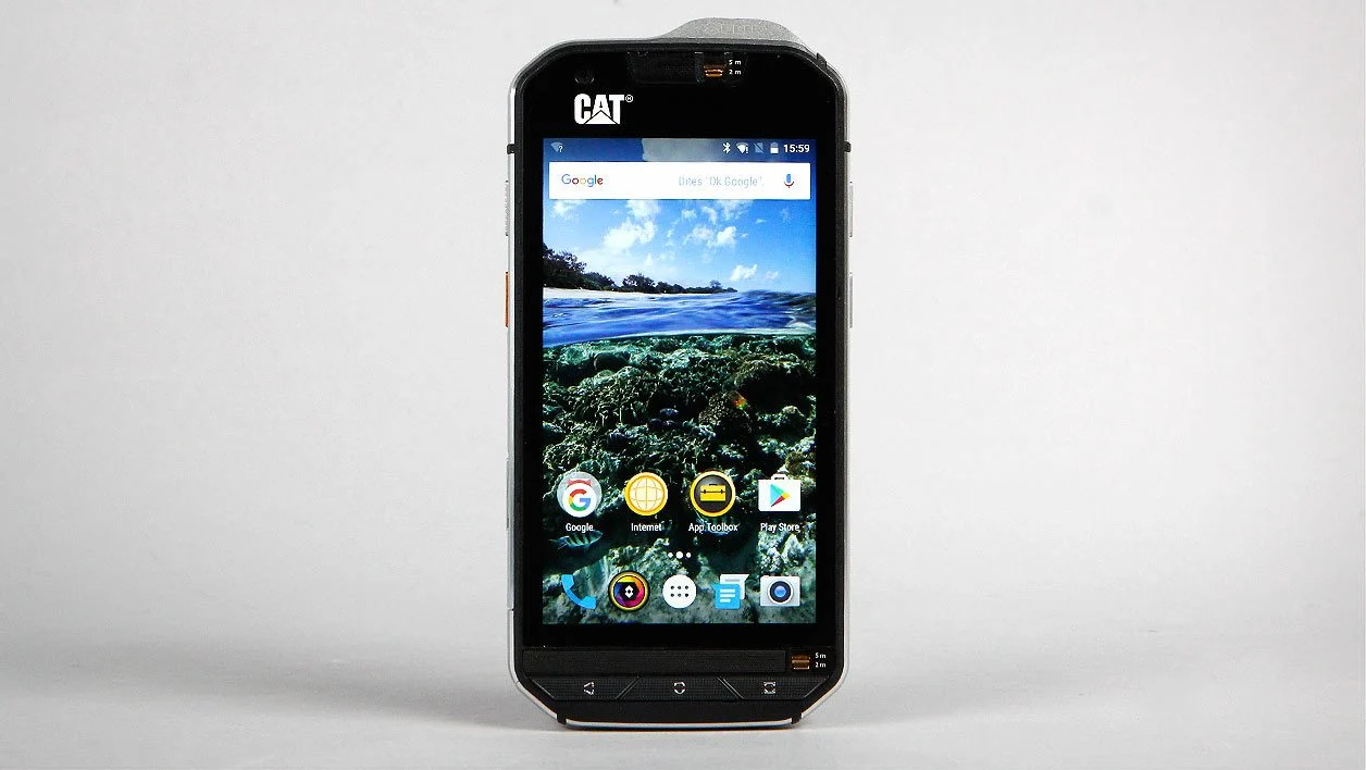 卡特彼勒 CAT S60 與三星 Galaxy Z Flip 6