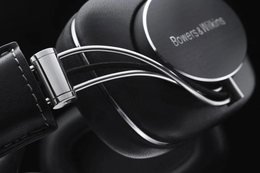 Bowers &amp; Wilkins P7 contre Nothing Ear（棒）