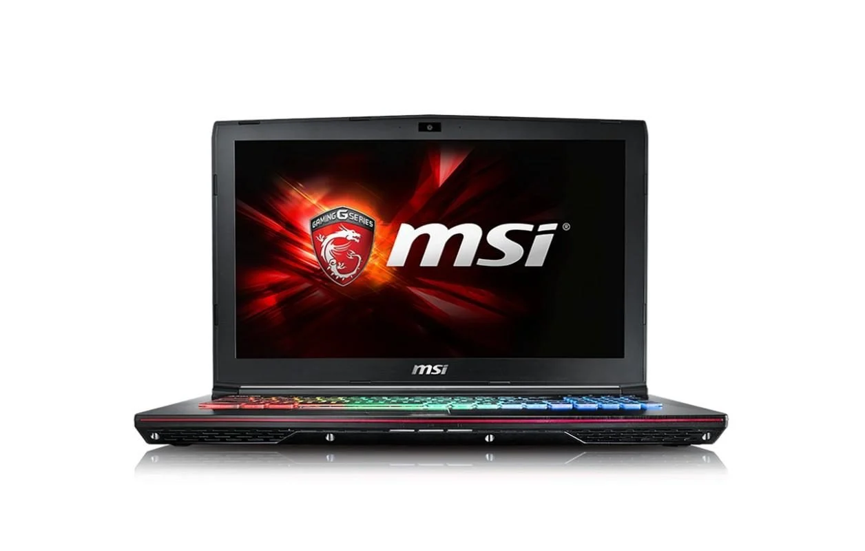 MSI GE62 6QF Apache Pro (6QF-004FR) 比較 Razer Blade 18 RZ09-0484TFH3-R3F1