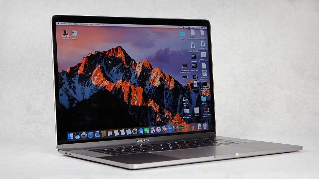 Apple MacBook Pro 15 吋 512GB Core i7 2.7GHz 與 Apple MacBook Pro 14 吋 2023 M3 Max