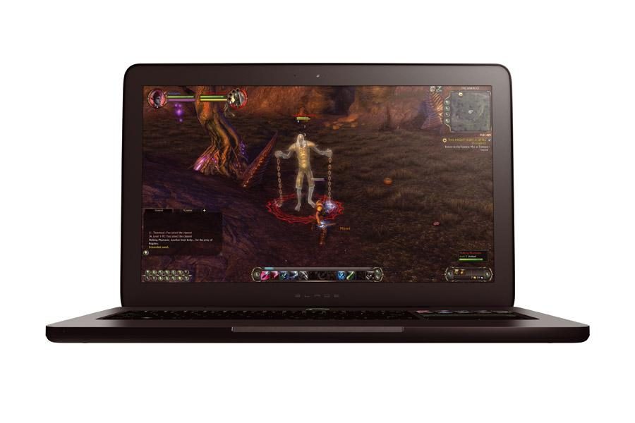 Razer Blade กับ Razer Blade 18 RZ09-0484TFH3-R3F1