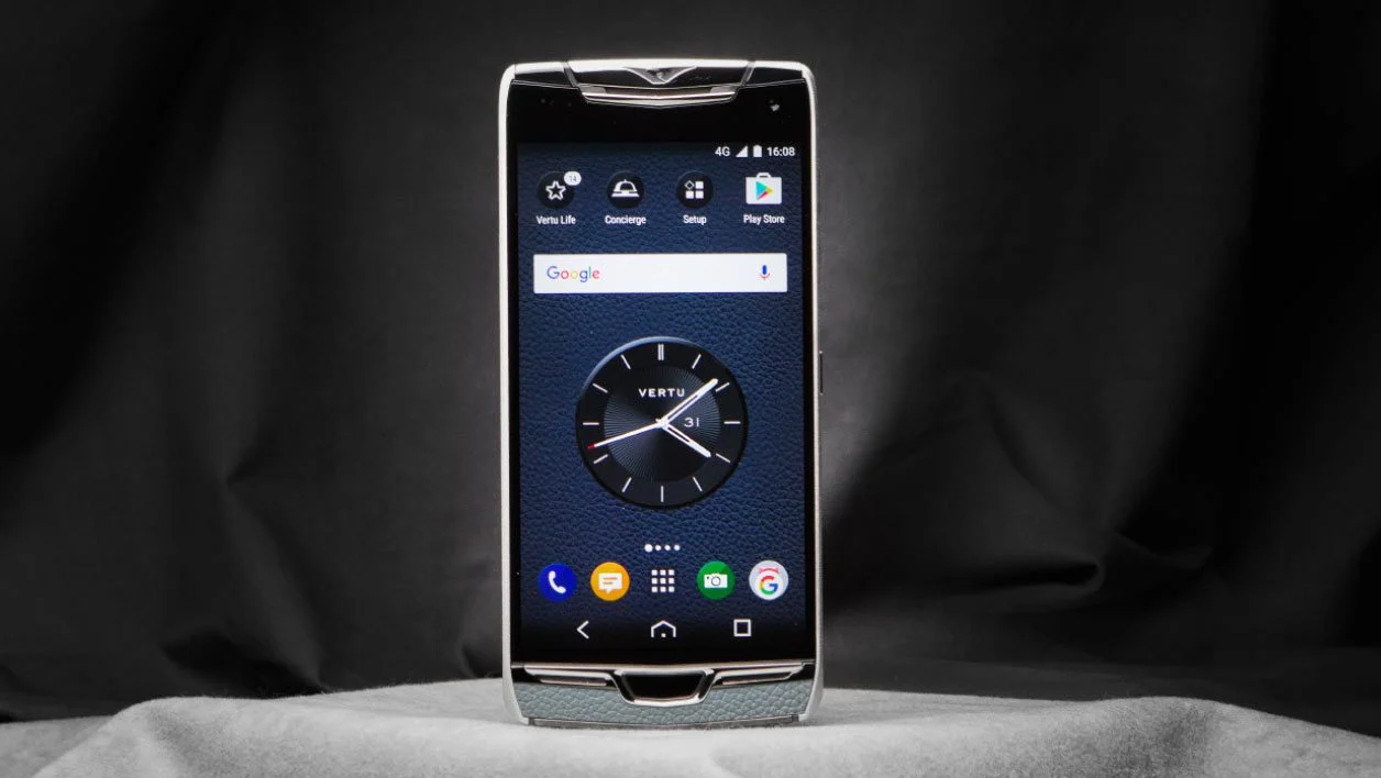 Vertu Constellation 與 OnePlus Nord 4