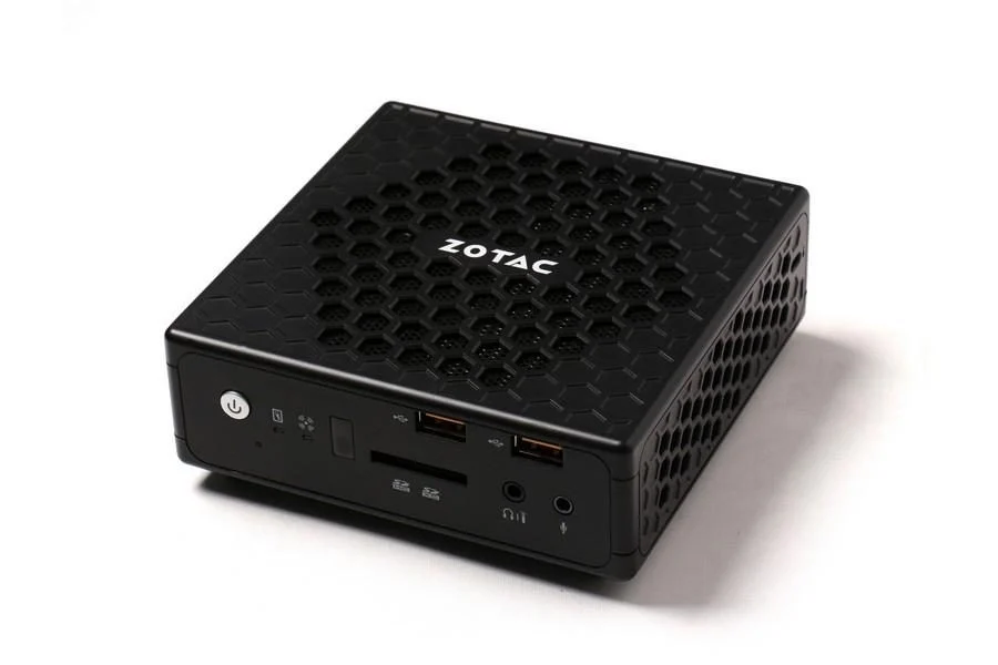 Zotac Zbox Nano CI540 与 BLEUJOUR Kubb Gen 11