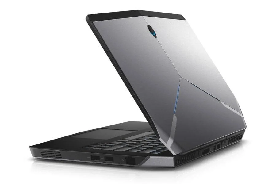 戴爾 Alienware 13 對比 Alienware m18