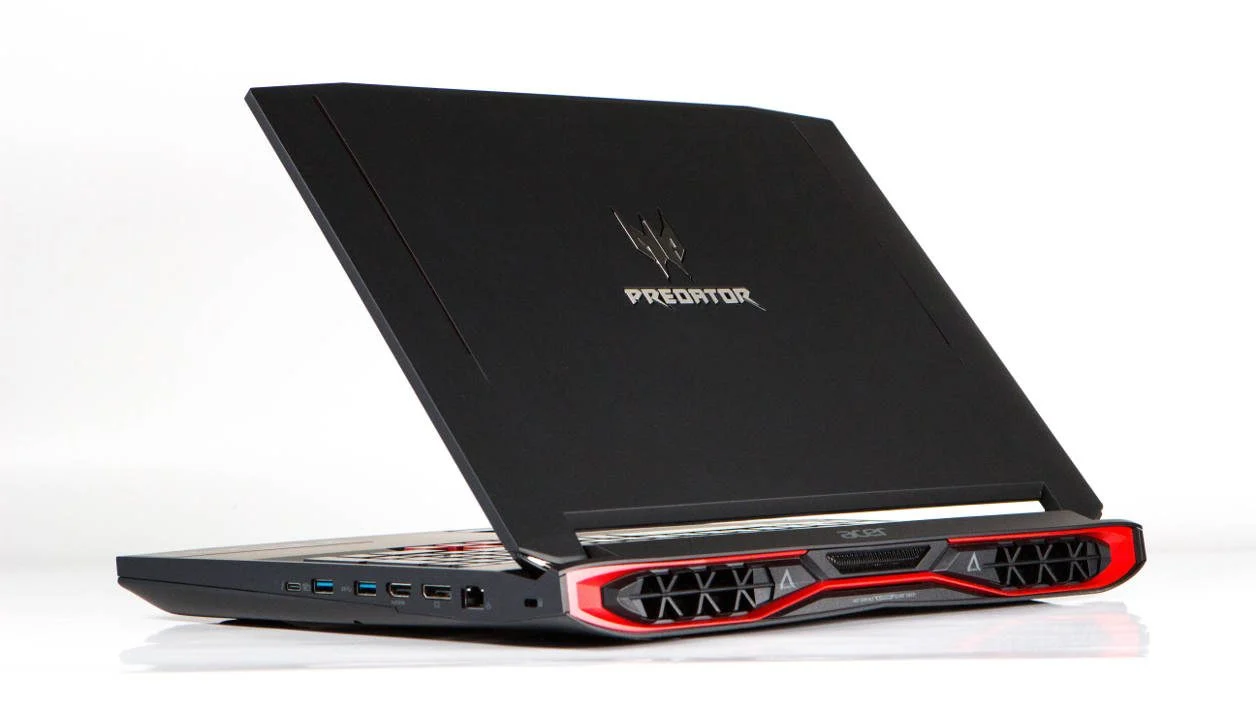 Acer Predator 15 (G9-593-72D0) 與 Thomson X15 Gaming