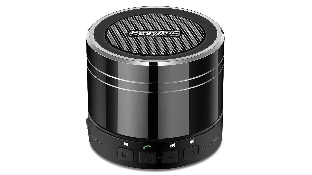 EasyAcc 便携式蓝牙扬声器与 Bose SoundLink Flex 对比