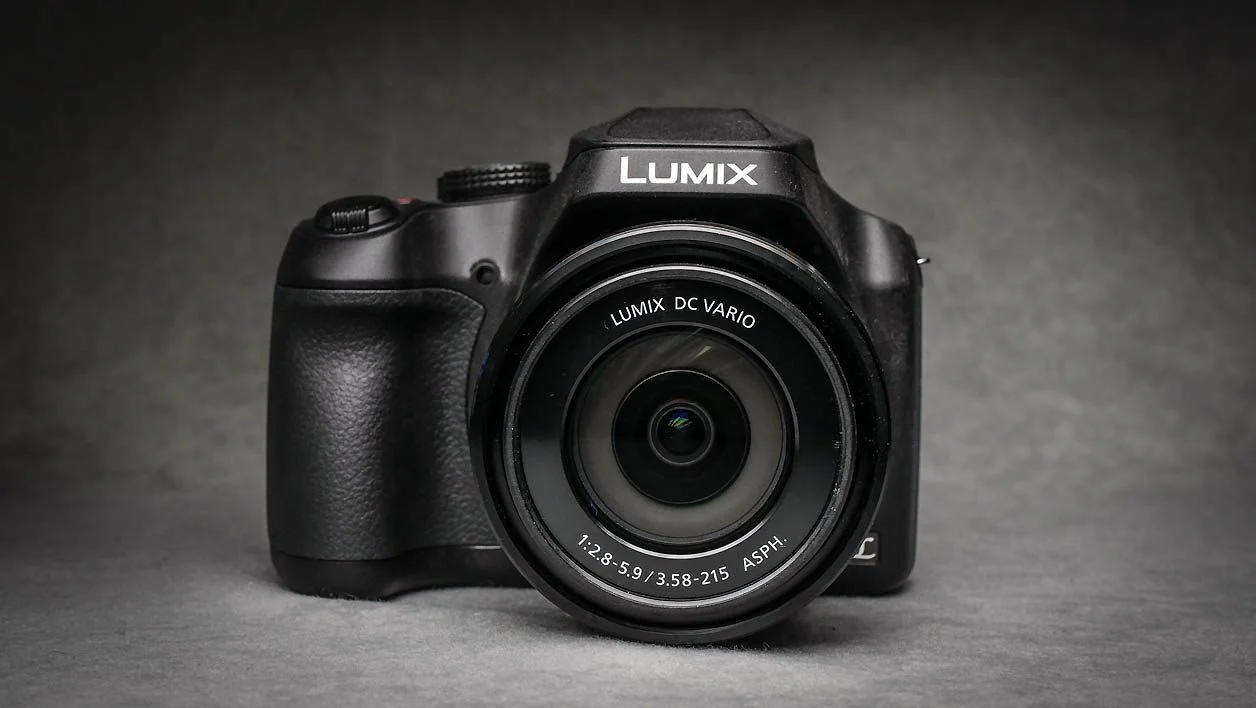 Panasonic Lumix FZ82 比較 Sony Cyber-shot RX10 Mark III