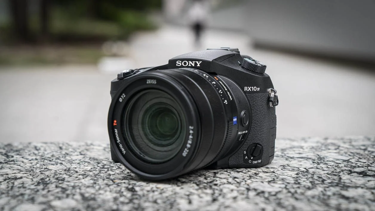 Sony Cyber-shot RX10 Mark IV กับ Sony Cyber-shot RX10 Mark III