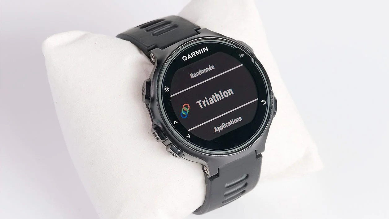 Garmin Forerunner 735XT 对比 Google Pixel Watch LTE