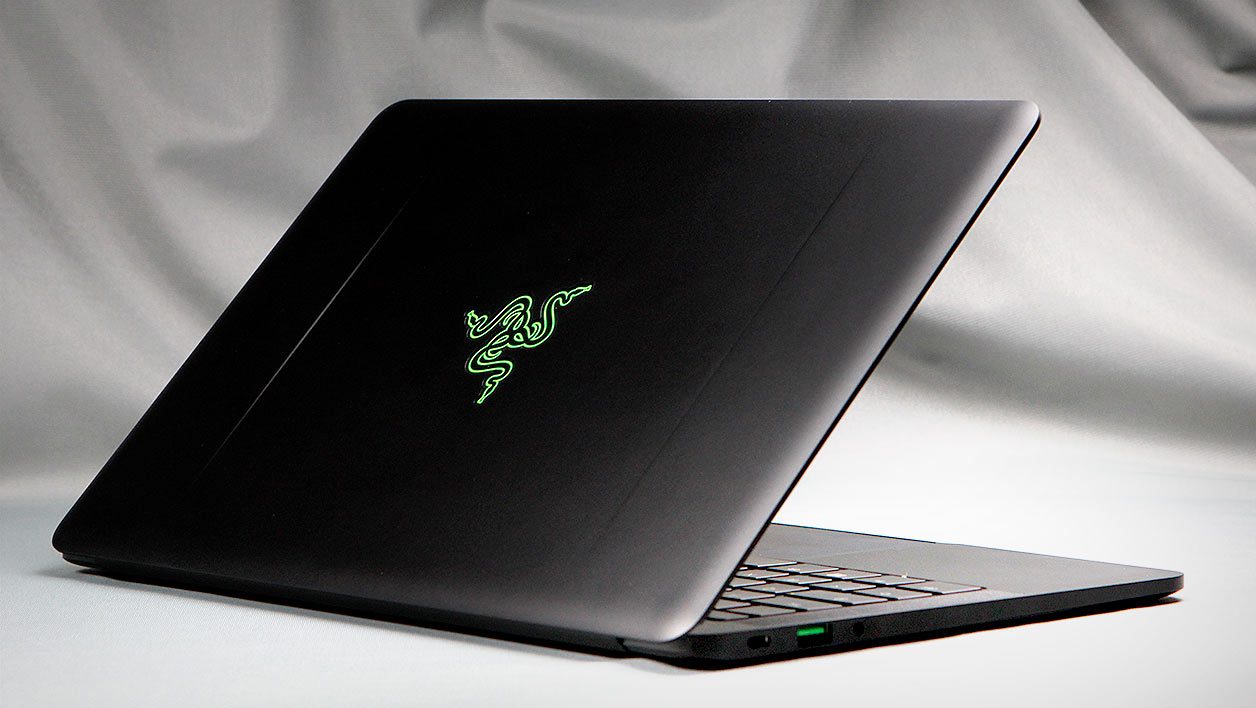 Razer Blade Stealth 对抗 LG Gram 17Z90Q-G.AD78F