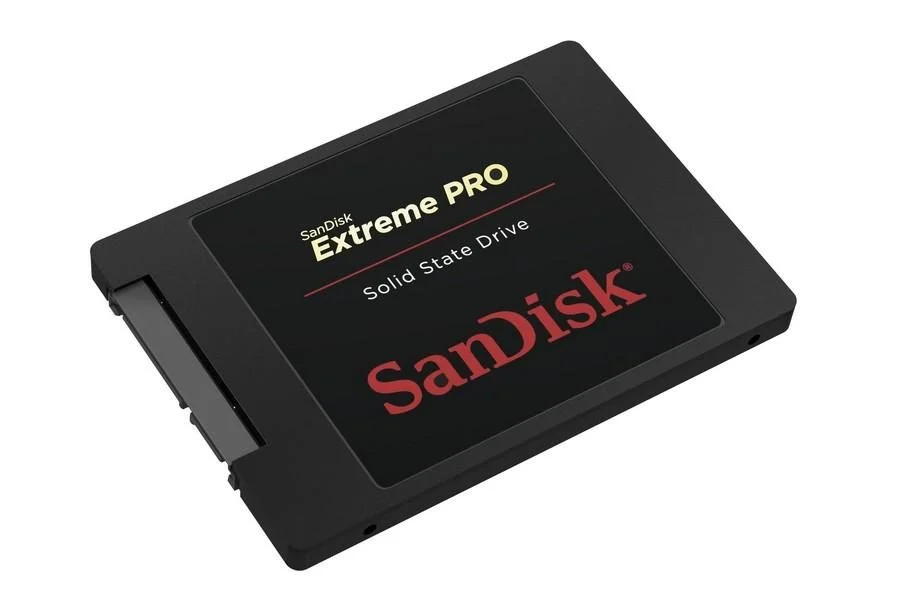 SanDisk Extreme Pro 240 Go 对比 Crucial P2 500 Go