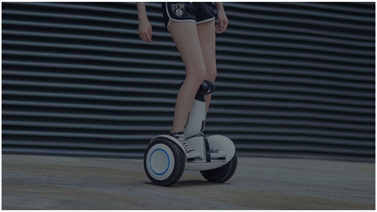 Xiaomi Ninebot Plus กับ Xiaomi Mi Electric Scooter Pro 2