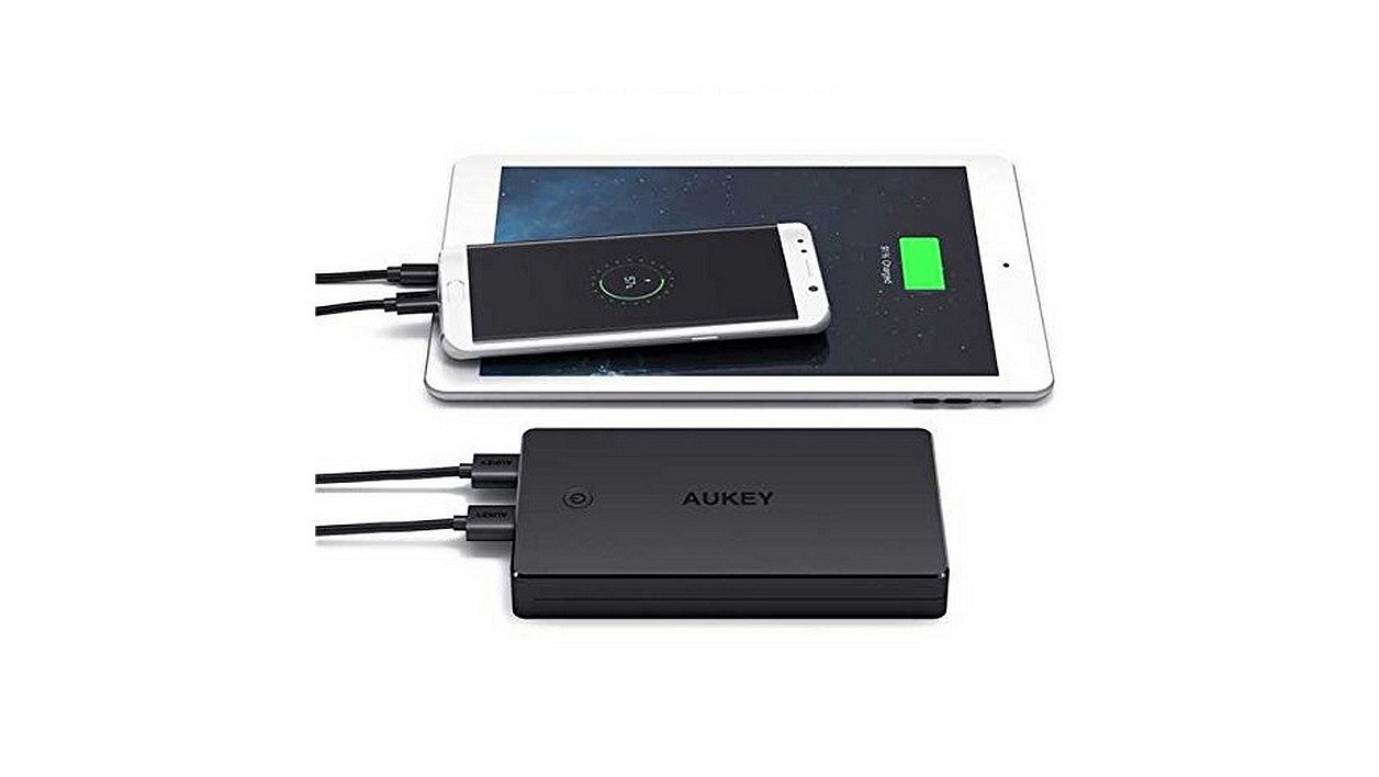 划算：一块 20,000 mAh Aukey 电池不到 21 欧元