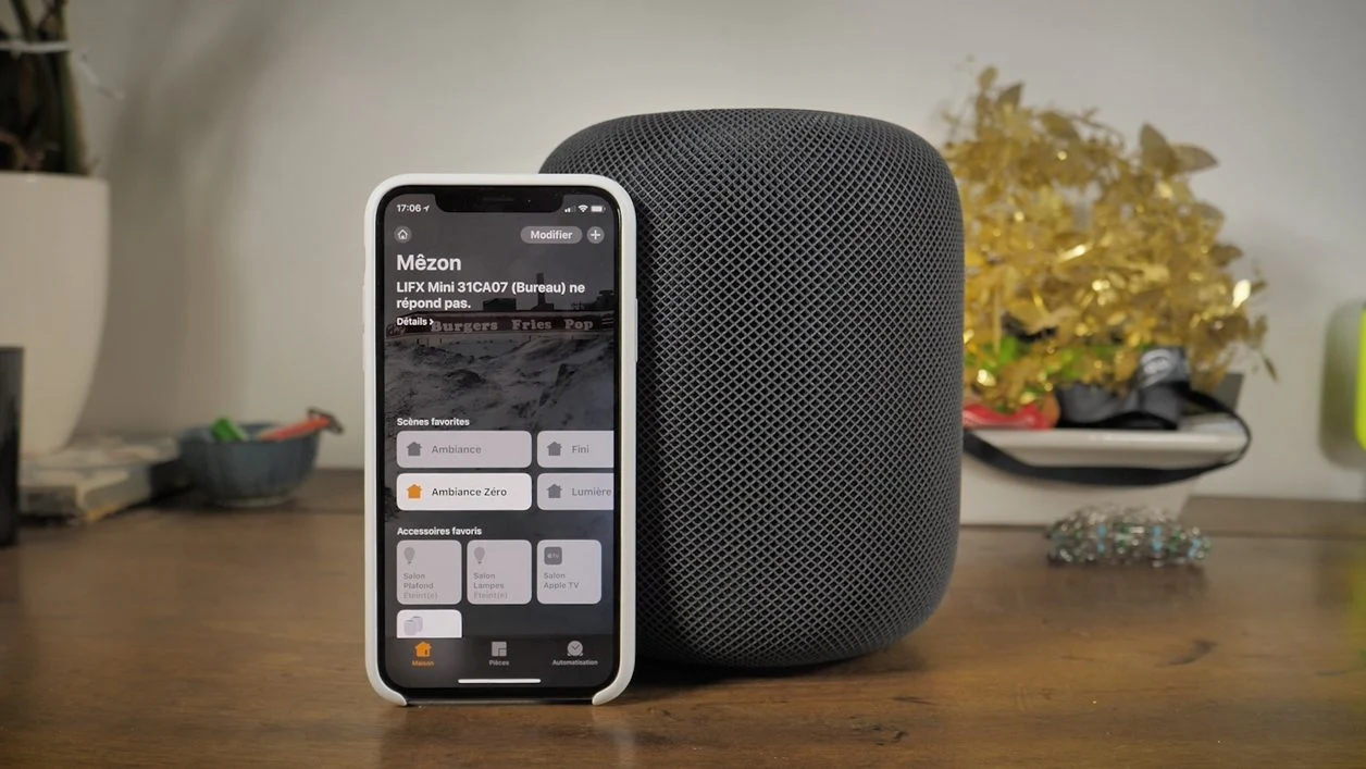 Apple HomePod 與 Facebook Portal Go