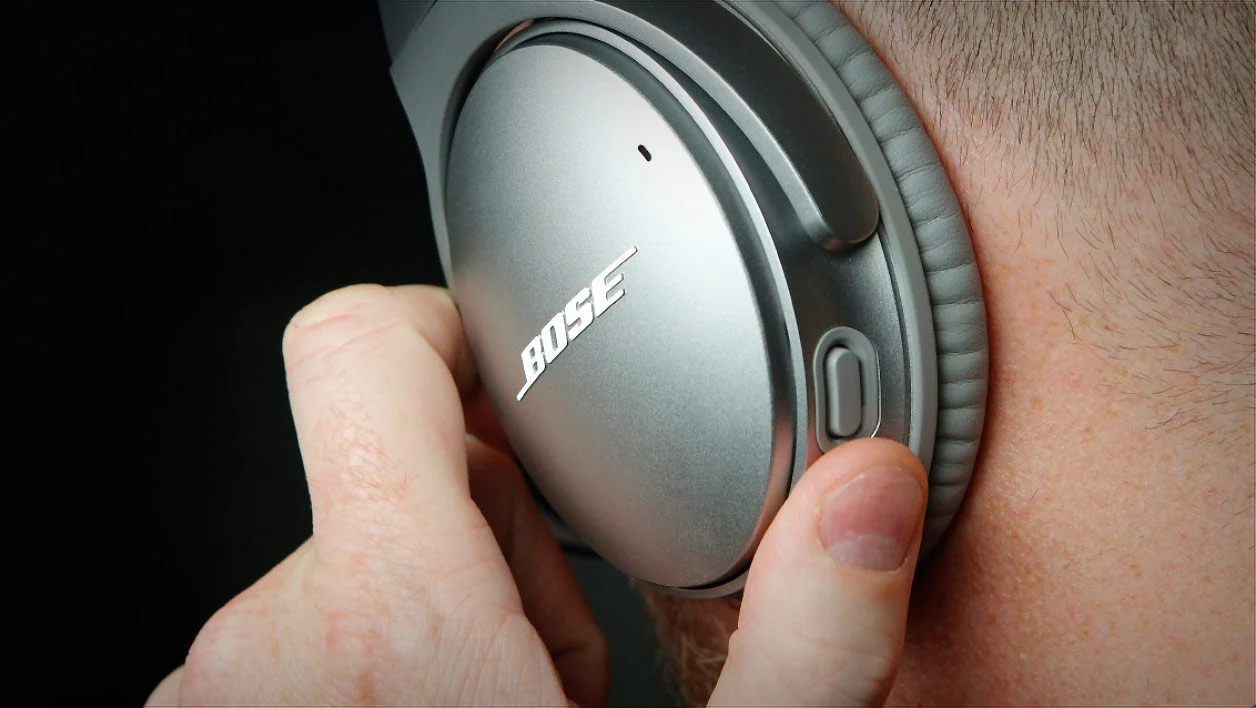 Bose QuietComfort 35 II contre Ultimate Ears UE 适合