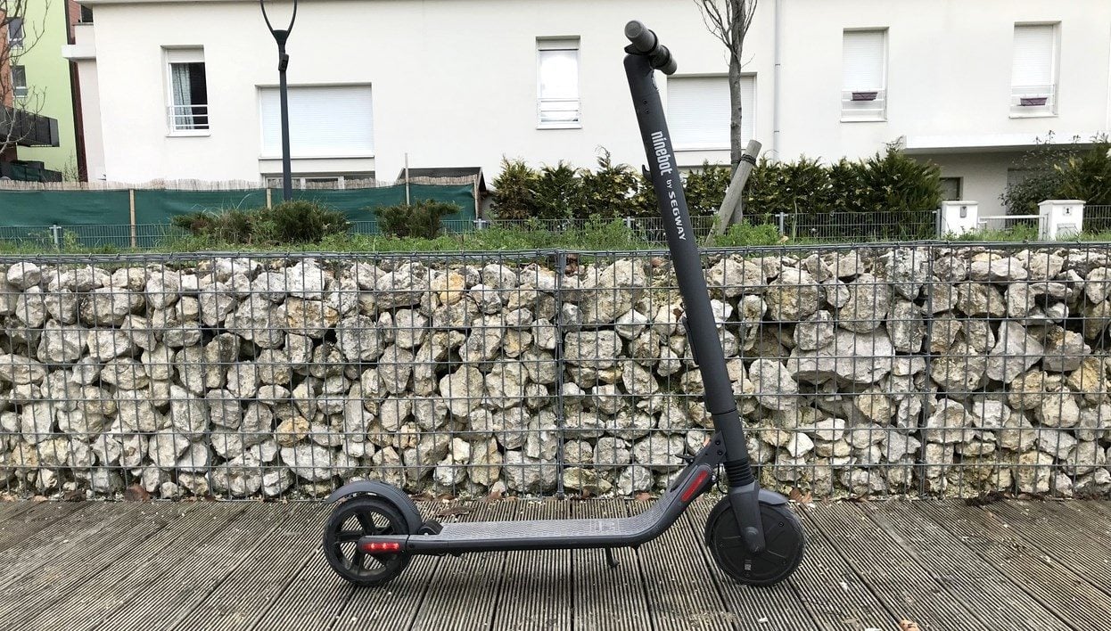 Ninebot by Segway KickScooter ES2 与小米 Mi Scooter 3