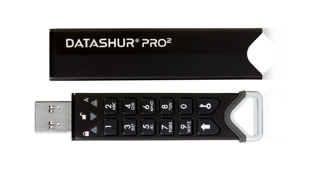 IStorage DatAshur Pro2 256 Go เหนือกว่า JetFlash 920 256 Go