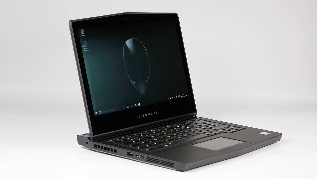 戴尔 Alienware 13 R3 对比 Alienware m18