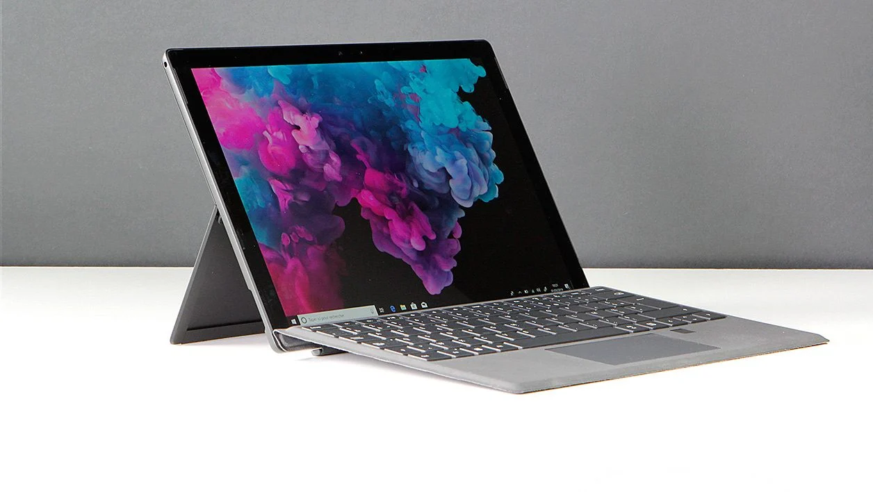 Microsoft Surface Pro 6 กับ Microsoft Surface Pro 9