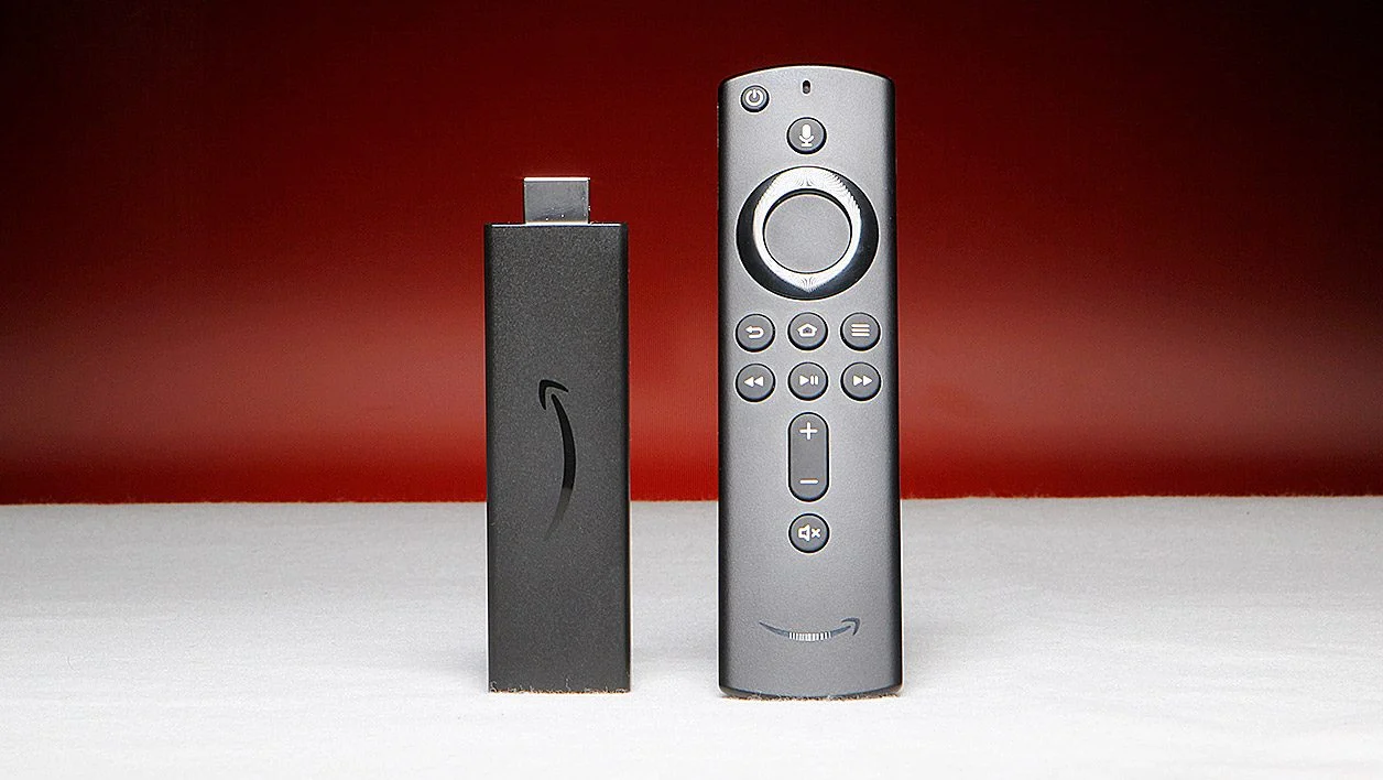 亞馬遜 Fire TV Stick 4K 與 Apple TV 4K (2022)