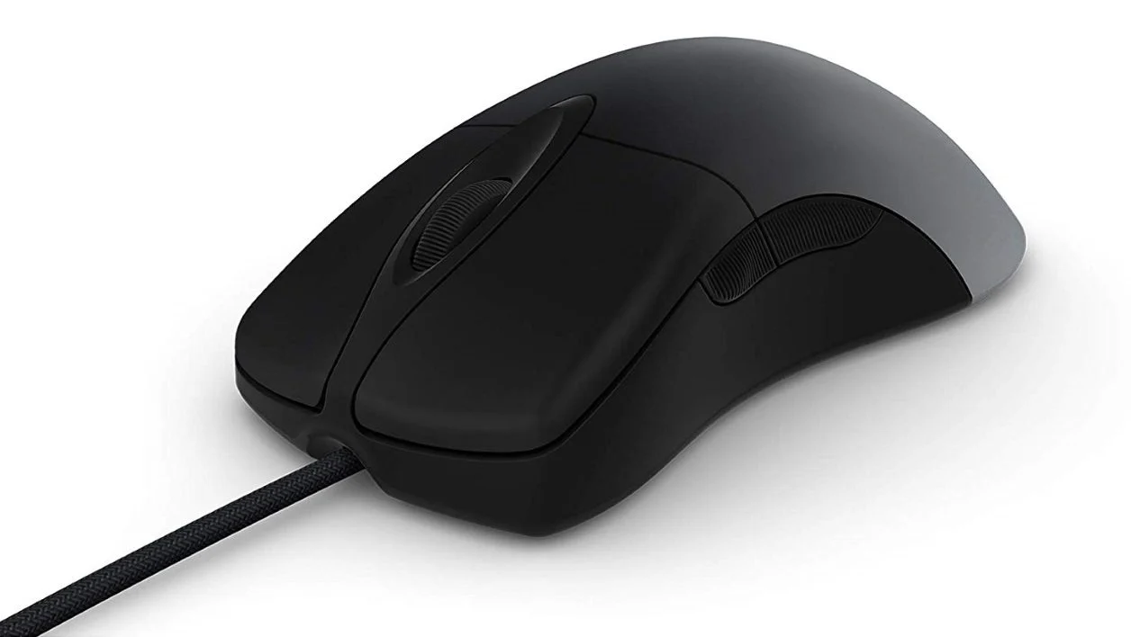 Microsoft Pro IntelliMouse 特别版与 Razer Viper