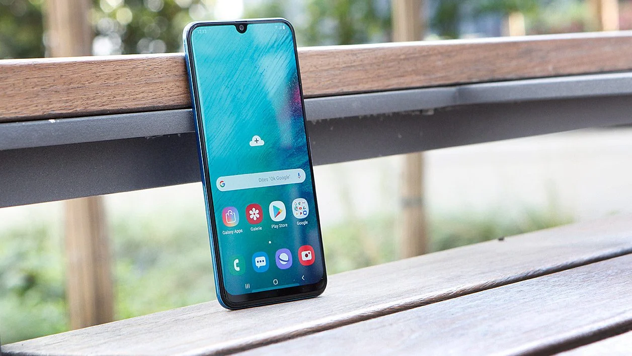 Samsung Galaxy A50 กับ OnePlus Nord 4