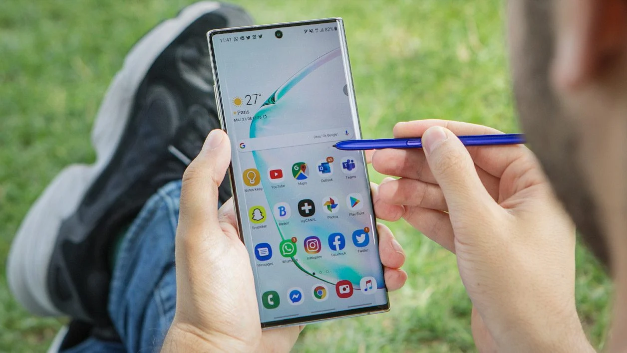 Samsung Galaxy Note 10+ กับ Blackview Hero 10