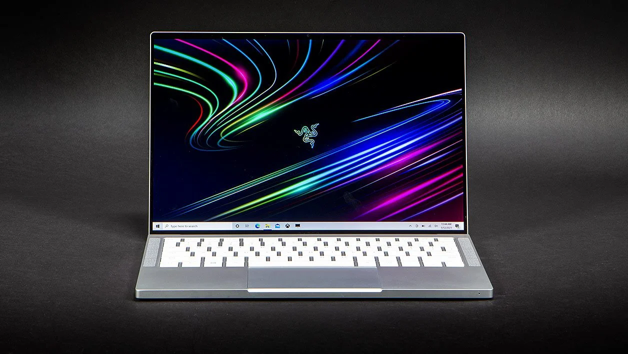 Razer Book 13 與 Lenovo ThinkPad X13s Gen 1