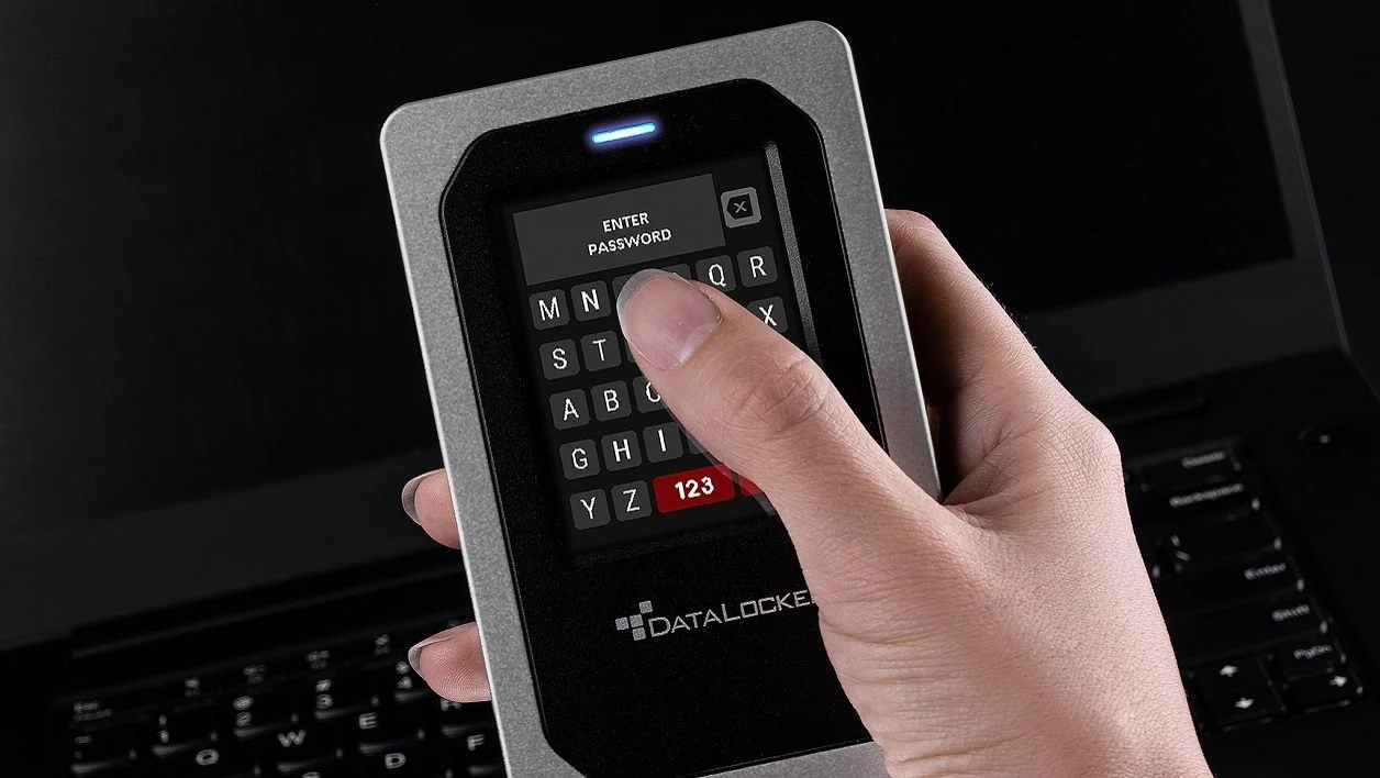 DataLocker DL4 FE SSD 1 เพื่อรองรับ X8 ที่สำคัญ 2 ถึง