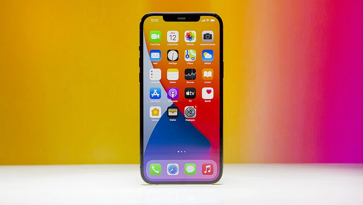 Apple iPhone 12 Pro Max กับ Blackview Hero 10