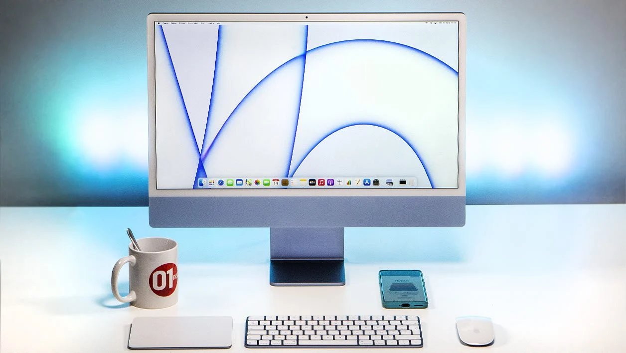 Apple iMac 24 英寸与 HP Envy 32 一体机 (2020)