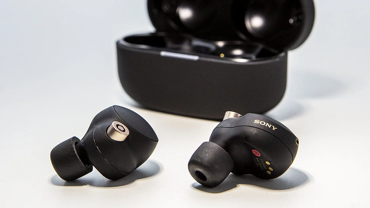 Sony WF-1000XM4 對比 Ultimate Ears UE 適合